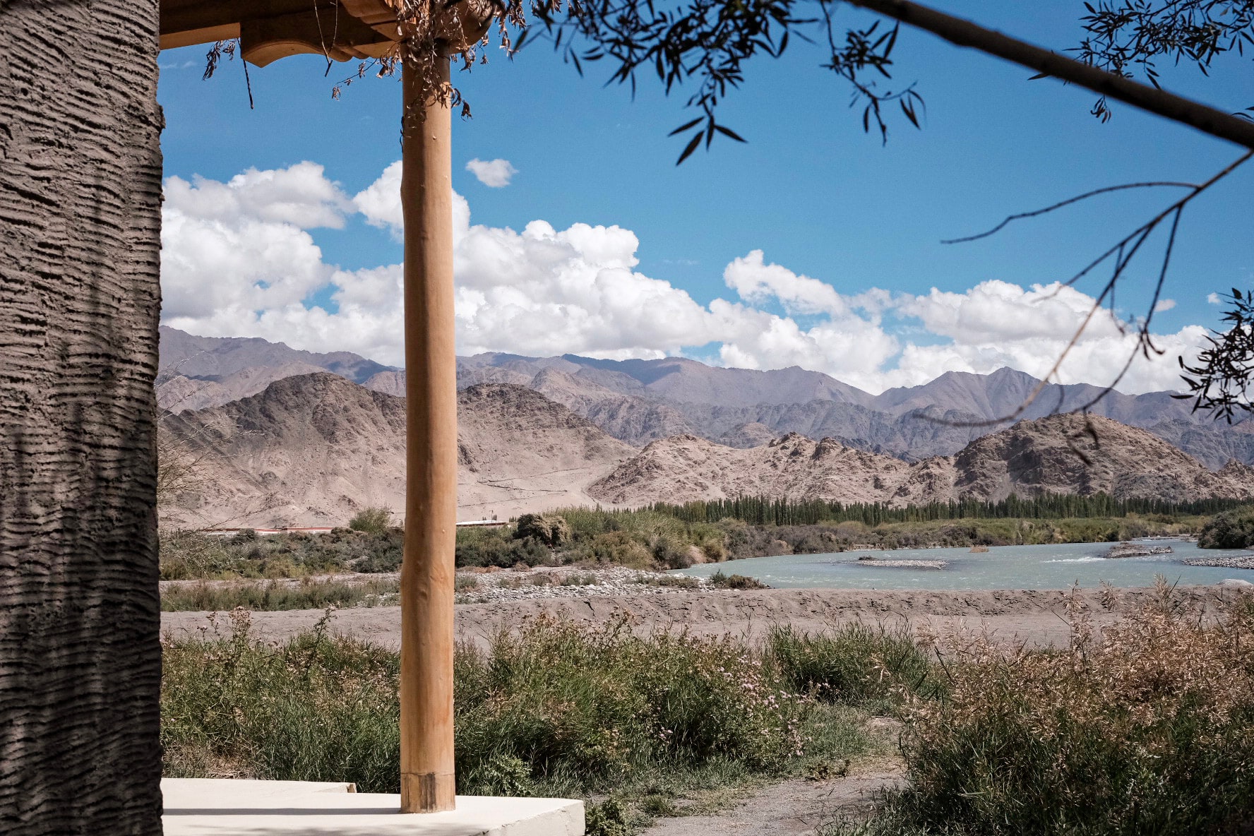 Chalet Out to the River